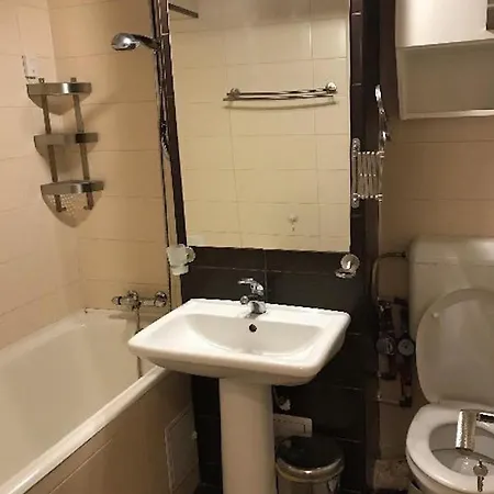 公寓 Apartment *